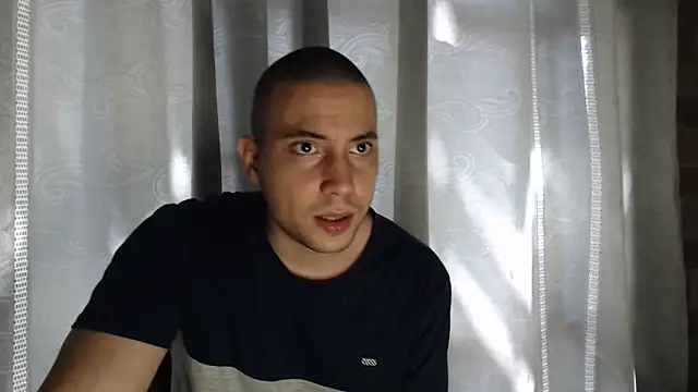 Armando 2002 online show from November 17, 5:52 pm