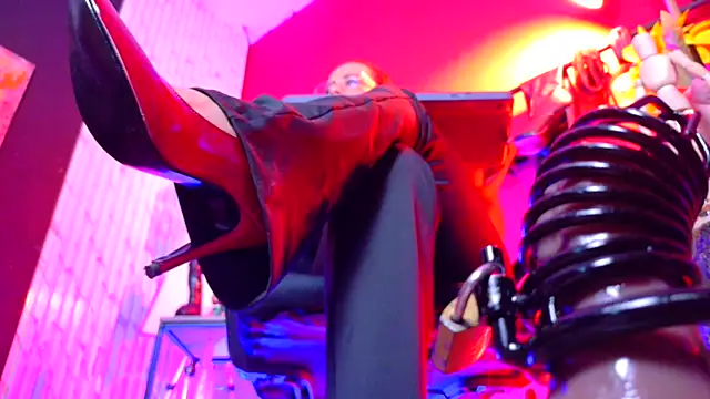 MistressSlut1 online show from April 10, 11:15 am