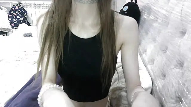 Snapshot of KittyBounty chatting on June 25, 6:56 pm KittyBounty online show from June 25, 6:56 pm