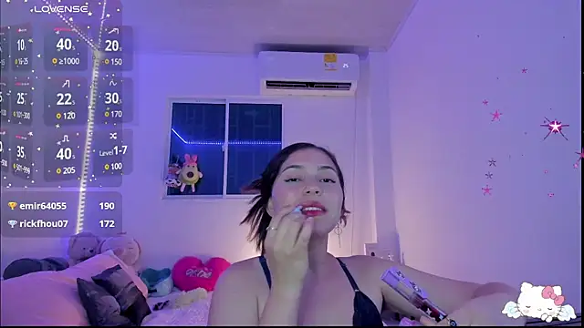 Snapshot of MollyG18 chatting on February 23, 5:34 am MollyG18 online show from February 23, 5:34 am