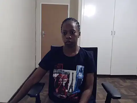 Snapshot of QUEENMANDYY chatting on January 13, 2:17 am QUEENMANDYY online show from January 13, 2:17 am