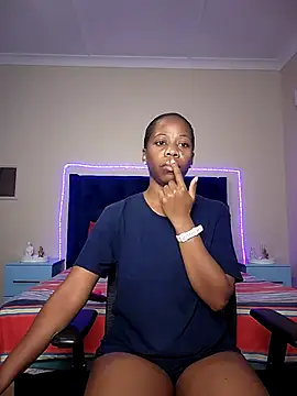 Snapshot of QUEENMANDYY chatting on March 20, 3:33 am QUEENMANDYY online show from March 20, 3:33 am