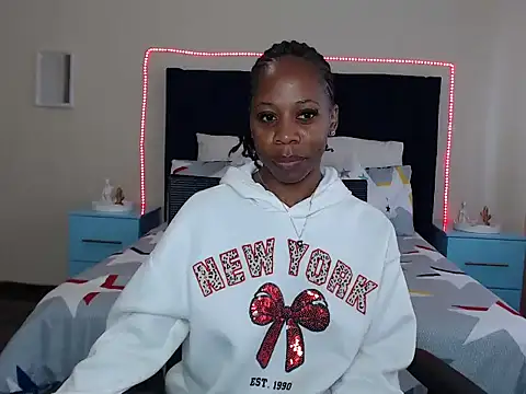 Snapshot of QUEENMANDYY chatting on April 14, 6:30 am QUEENMANDYY online show from April 14, 6:30 am