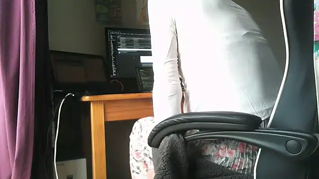 Snapshot of Sandra_Potiche chatting on March 13, 9:49 am Sandra Potiche online show from March 13, 9:49 am