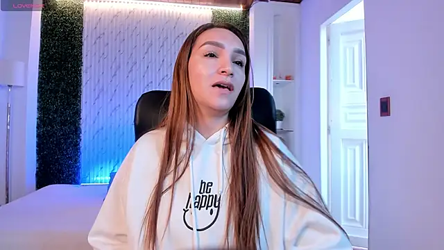 Snapshot of miataylorr1 chatting on October 21, 12:06 pm miataylorr1 online show from October 21, 12:06 pm