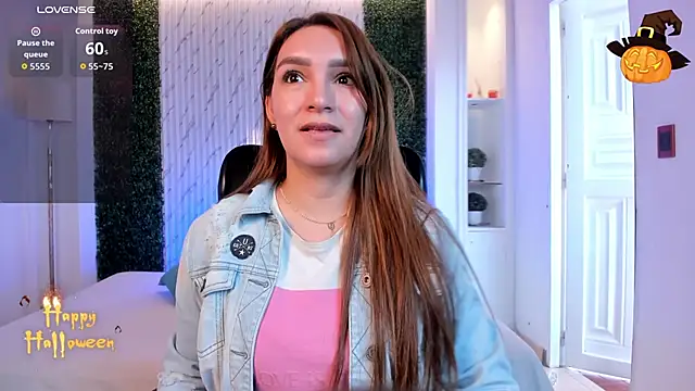 Snapshot of miataylorr1 chatting on October 31, 12:17 pm miataylorr1 online show from October 31, 12:17 pm