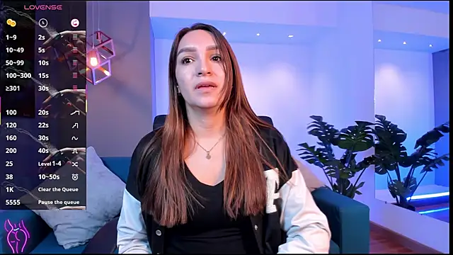 miataylorr1 online show from November 29, 11:13 am