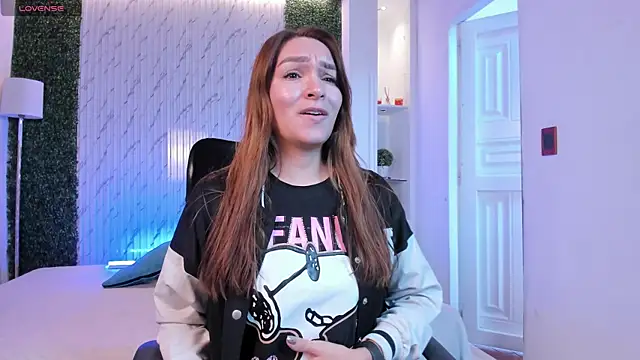 miataylorr1 online show from December 5, 11:41 am