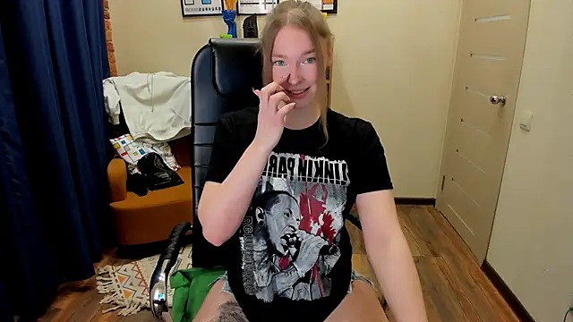  fiona Love online show from February 17, 8:15 pm