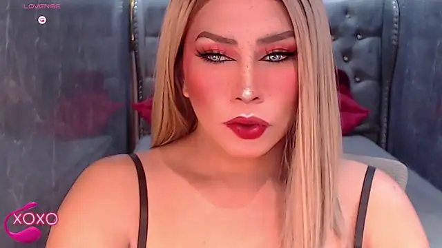 Snapshot of QUEEN_GIAMOORE69 chatting on September 28, 6:57 pm QUEEN GIAMOORE69 online show from September 28, 6:57 pm