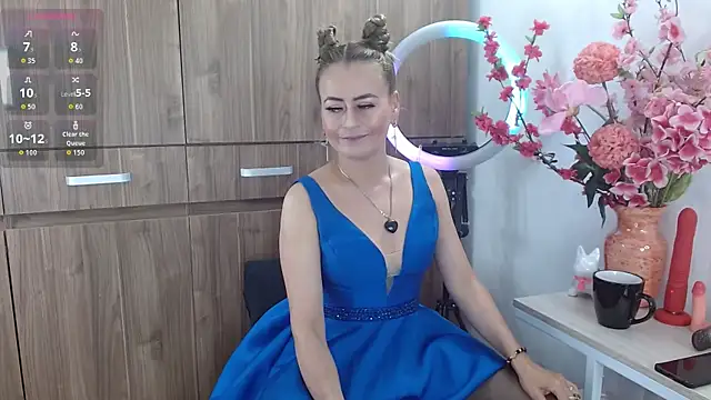 magenta maturr online show from October 6, 7:55 pm