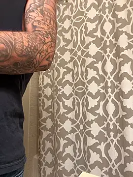 Snapshot of Mackwood89 chatting on December 6, 6:37 am Mackwood89 online show from December 6, 6:37 am