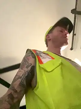 Snapshot of Mackwood89 chatting on September 16, 9:27 pm Mackwood89 online show from September 16, 9:27 pm