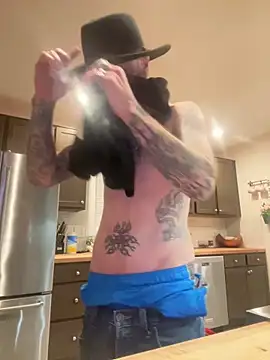 Snapshot of Mackwood89 chatting on January 6, 8:51 am Mackwood89 online show from January 6, 8:51 am