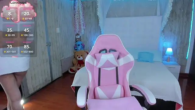 Snapshot of floryn_susana chatting on May 20, 9:43 pm floryn susana online show from May 20, 9:43 pm