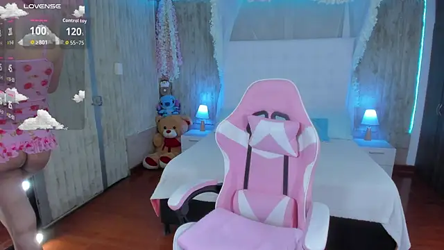 Snapshot of floryn_susana chatting on May 25, 9:43 pm floryn susana online show from May 25, 9:43 pm