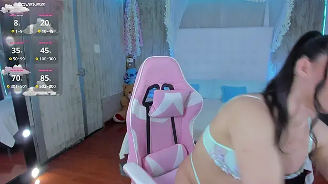 Snapshot of floryn_susana chatting on May 29, 10:30 pm floryn susana online show from May 29, 10:30 pm