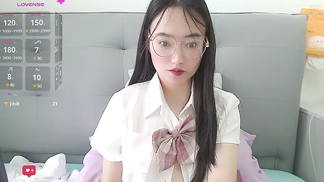 Snapshot of Anne-Sweet chatting on January 5, 4:47 am Anne-Sweet online show from January 5, 4:47 am