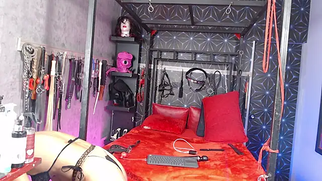 lorna cox bdsm online show from June 2, 11:18 pm