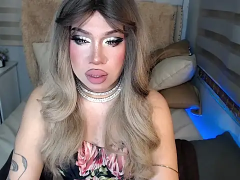 RebecaNextToYou online show from December 1, 5:40 pm