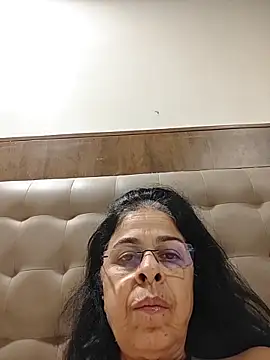 Snapshot of Susannemilf chatting on October 8, 1:25 am Susannemilf online show from October 8, 1:25 am