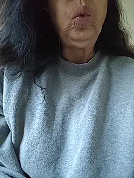 Snapshot of Susannemilf chatting on November 10, 2:05 pm Susannemilf online show from November 10, 2:05 pm