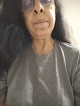 Snapshot of Susannemilf chatting on November 17, 2:23 pm Susannemilf online show from November 17, 2:23 pm