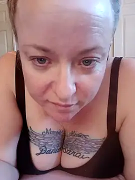 julimonroe online show from February 9, 10:43 pm