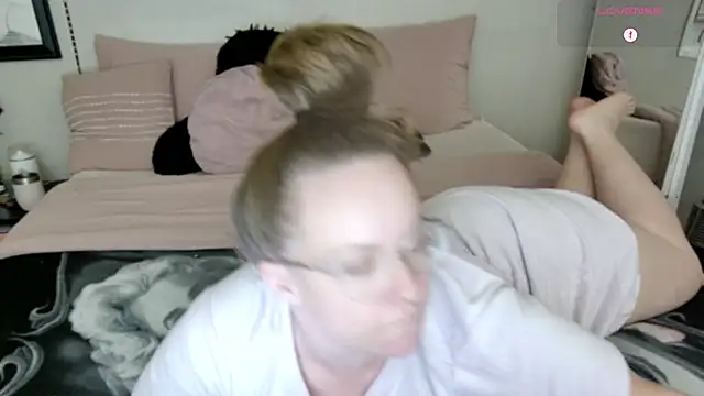 julimonroe online show from February 13, 3:18 am