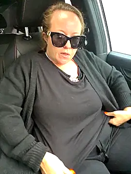 julimonroe online show from October 7, 2:58 pm