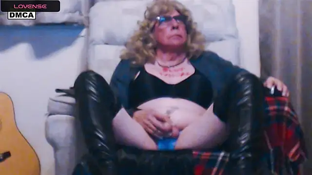 Snapshot of FilthytvGRACIE chatting on March 21, 11:34 pm FilthytvGRACIE online show from March 21, 11:34 pm