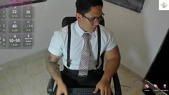 Colton Massif online show from November 2, 7:05 pm