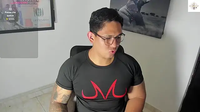 Colton Massif online show from November 4, 1:59 am