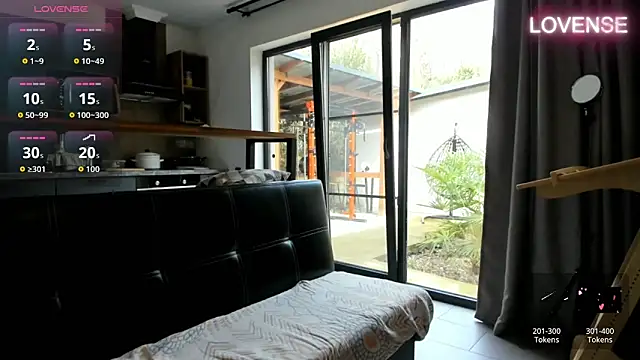 Snapshot of ElizSweet chatting on February 25, 10:25 am ElizSweet online show from February 25, 10:25 am