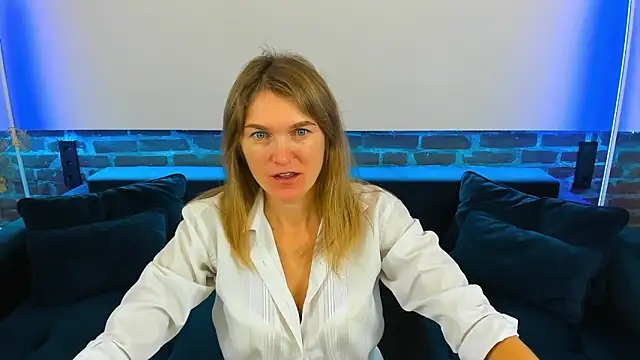 Snapshot of Anabell_xxx chatting on October 25, 5:37 am Anabell xxx online show from October 25, 5:37 am