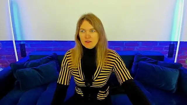 Snapshot of Anabell_xxx chatting on November 8, 6:35 am Anabell xxx online show from November 8, 6:35 am