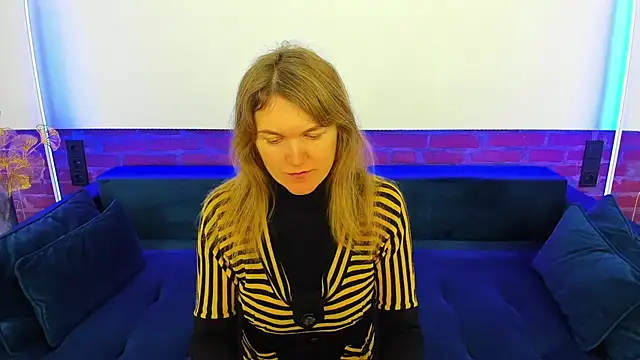 Snapshot of Anabell_xxx chatting on November 9, 6:44 am Anabell xxx online show from November 9, 6:44 am