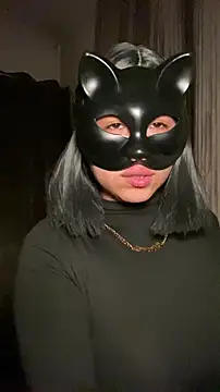 Snapshot of nenalayla chatting on November 23, 1:44 pm nenalayla online show from November 23, 1:44 pm