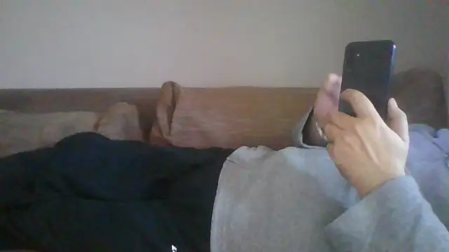 Snapshot of Anderrust chatting on November 8, 9:31 am Anderrust online show from November 8, 9:31 am