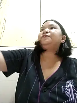 milkytitsmom4u online show from October 3, 2:30 am