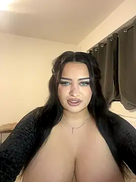 Snapshot of EmiliaPetrova chatting on November 16, 10:26 pm EmiliaPetrova online show from November 16, 10:26 pm