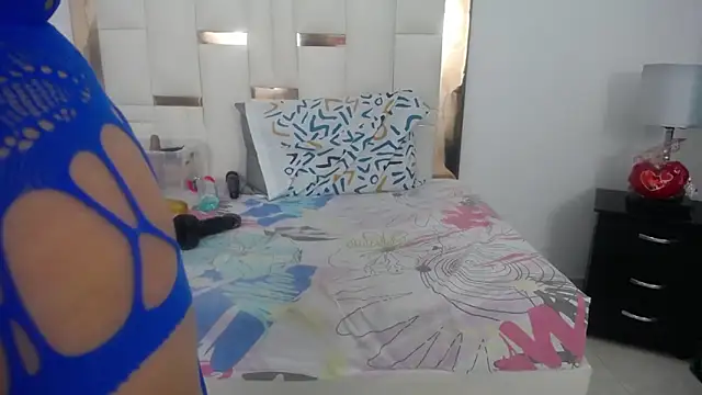 ambercordoba online show from February 19, 7:27 pm