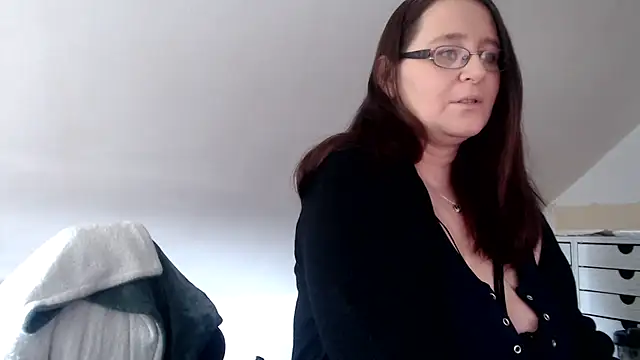 Snapshot of LeaLove86 chatting on March 8, 1:36 pm LeaLove86 online show from March 8, 1:36 pm