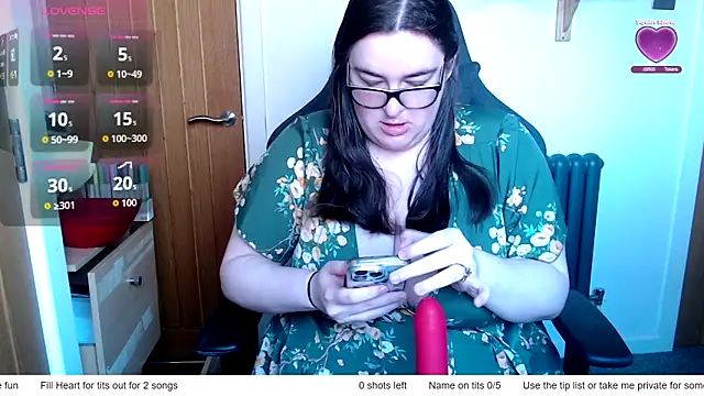 Rebecca Summer online show from March 21, 7:46 am