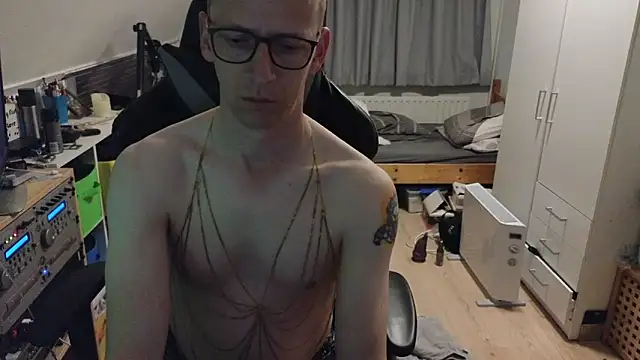 sexmenlion online show from April 26, 8:06 pm