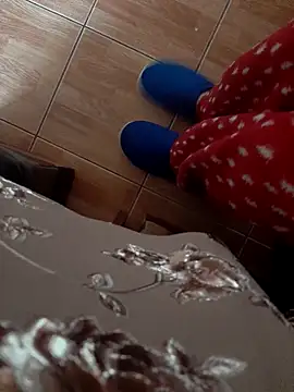 feet toes online show from October 10, 4:44 am