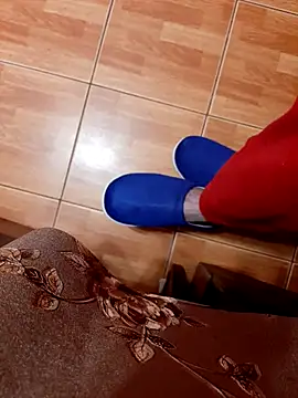 feet toes online show from October 16, 4:57 am