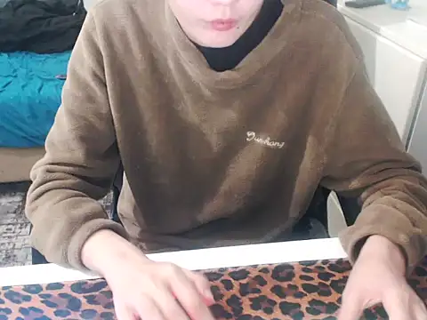 Laco-cO online show from February 10, 8:57 pm