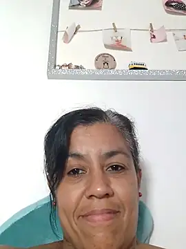 Snapshot of Molly_newman6 chatting on June 15, 12:02 am Molly newman6 online show from June 15, 12:02 am