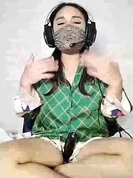 Snapshot of _Shimmerlyn_ chatting on March 8, 5:22 pm Shimmerlyn online show from March 8, 5:22 pm